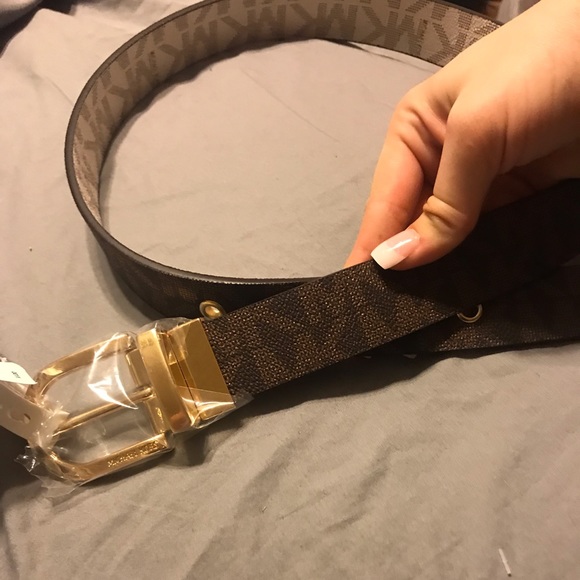 Michael Kors Accessories - NWT Michael Kors Reversible Logo Belt